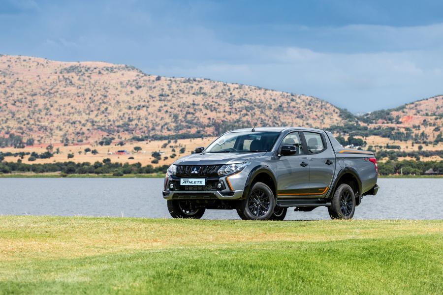  Mitsubishi Triton Double Cab Athlete 2018 года  (ZA) (фото 10 из 19)